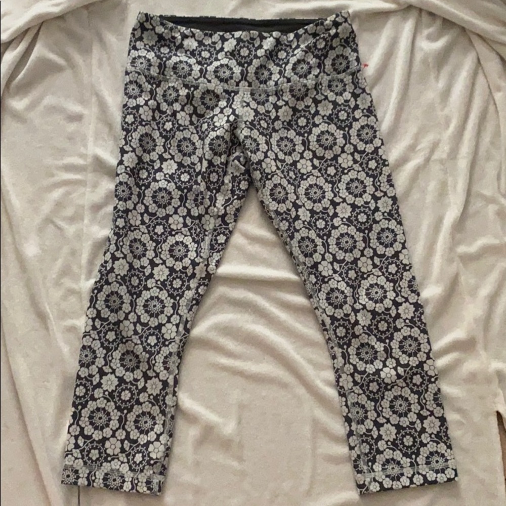 Lululemon Crop Leggings Size 6
